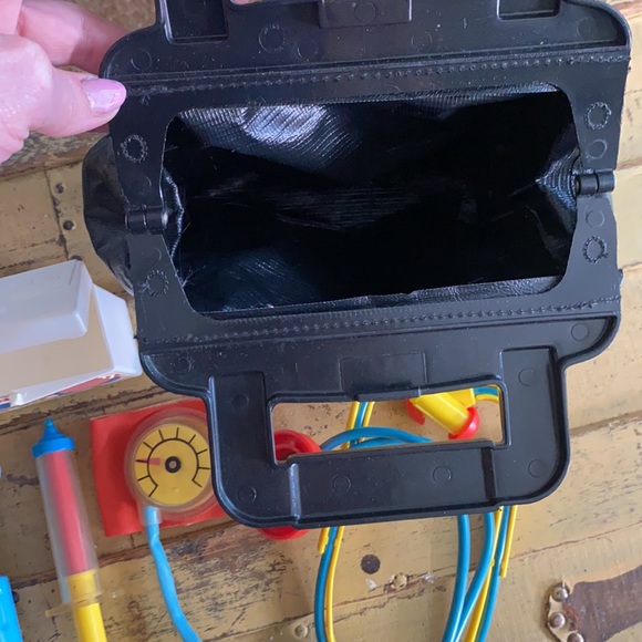 VINTAGE FISHER-PRICE BLACK DR.'S BAG MEDICAL EXAM BAG & ACCESSORIES INSTRUMENTS - Picture 4 of 5